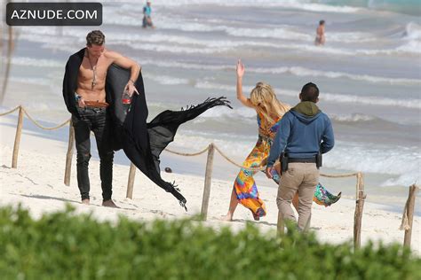 Paris Hilton Flashes Ass And Vagina On The Beach With An Unidentified Man In Tulum Aznude