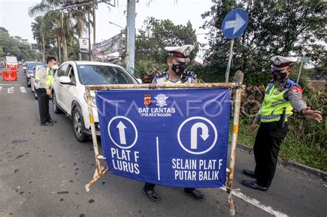 Pembatasan Kendaraan Kawasan Wisata Puncak Bogor Antara Foto