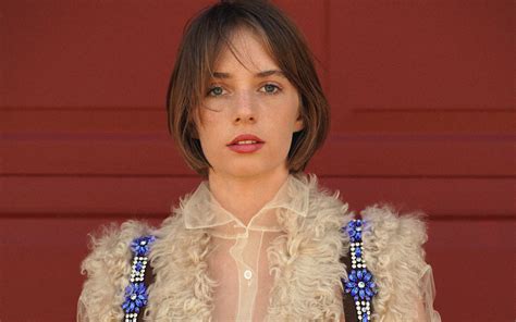 Maya Hawke 2020 Wallpapers Wallpaper Cave