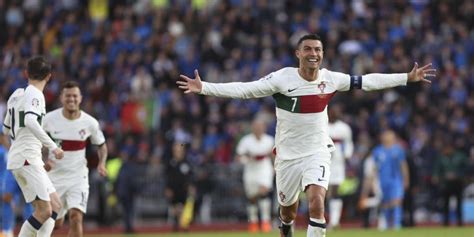 Cristiano Ronaldo hizo gol impuso Récord Guiness con Portugal y dejó