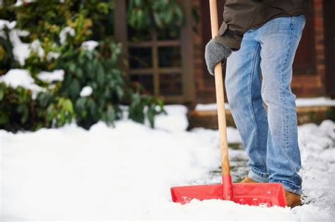 Snow Shoveling May Increase Risk Of Heart Attack In Men