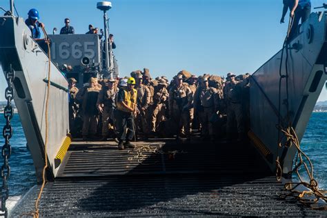 Dvids Images 15th Meu Marines Embark Uss Harpers Ferry For Integrated Training [image 4 Of 5]