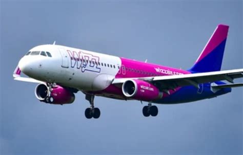 Furt La Bordul Avioanelor Wizz Air Compania Care Vinde Produsele Are