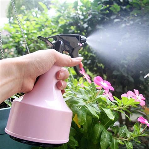 Spray Bottle Plastic Watering The Flowers Water Spray For Salon Plants ...