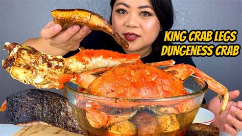 SPICY SEAFOOD BOIL KING CRAB LEGS FULL OF FAT DUNGENESS CRAB PAN