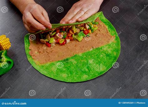 Burito Mexicano Molho E Pimenta Burito O Prato Lateral No