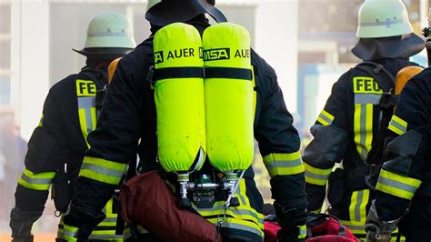 Hay Al Menos Muertos Y Heridos En Incendio En Edificio De Estambul