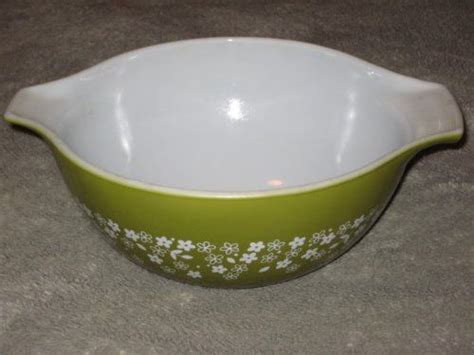 Vintage Pyrex 1970s Spring Blossom 2 Green 1 12 Quart Cinderella Mixing