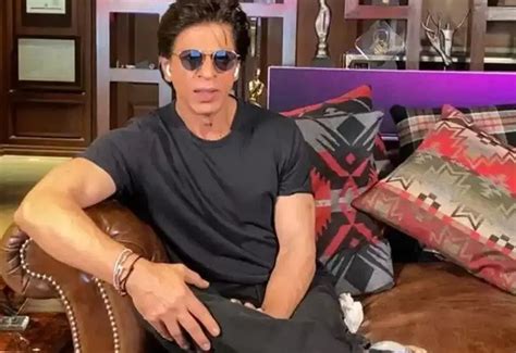 Shah Rukh Khan React On Pathan Besharam Rang Controversy