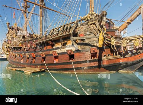 Pirate Ship Roman Polanski Porto Antico Genua Italien Stockfotografie