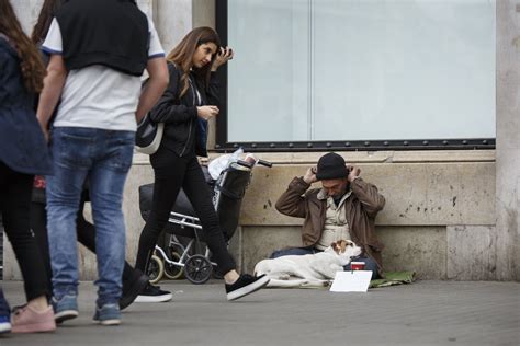 Buscan A Voluntarios Para Encuestar Personas Que Duermen En La Calle