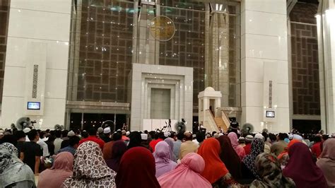 Wanita Itu Aku Prof Mohaya Dan Dr Zahazan Masjid Besi Putrajaya 21