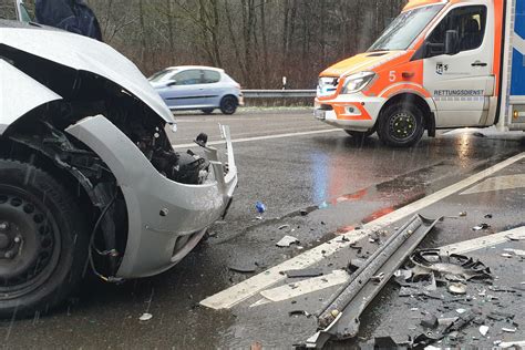 Drei Schwerverletzte Bei Unfall Auf Der L Oberberg Aktuell