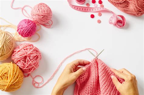 Knitting vs Crochet: Which Method Is Better For Beginners?