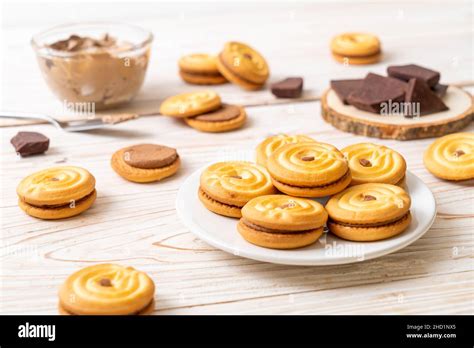 Sandwich Cookies With Chocolate Cream Stock Photo Alamy