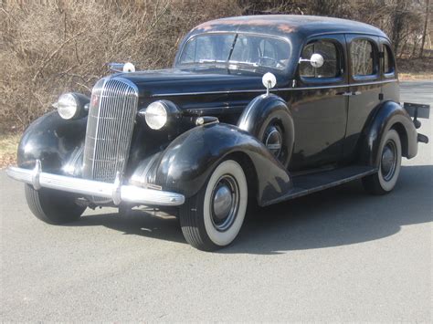 Is This Buick Or Chevrolet Mid 1930s What Is It Antique