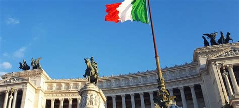 Bandiera italiana qual è il significato del tricolore