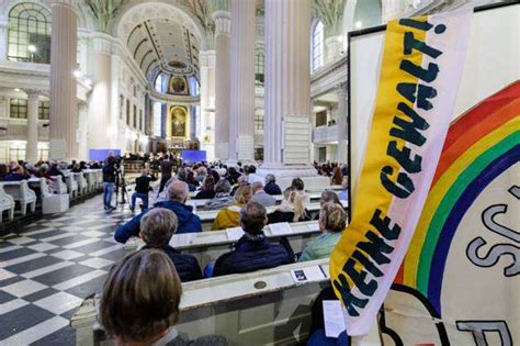 With A Peace Prayer In The Leipzig Nikolai Church On Monday Evening