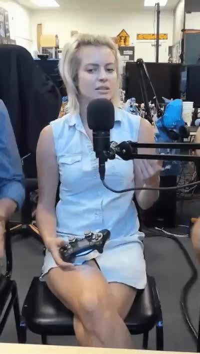 Naughty Slut Elyse Have Forgot Wearing Panties On Stream Again Scrolller