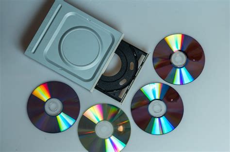 CD-ROM drive, DVD-ROM drive, data backup, backup, restore, data, en 2024