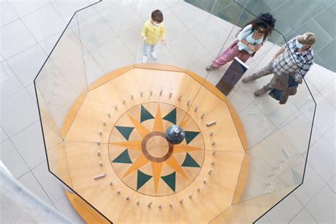 Hall Del Edificio Péndulo De Foucault Parque De Las Ciencias De