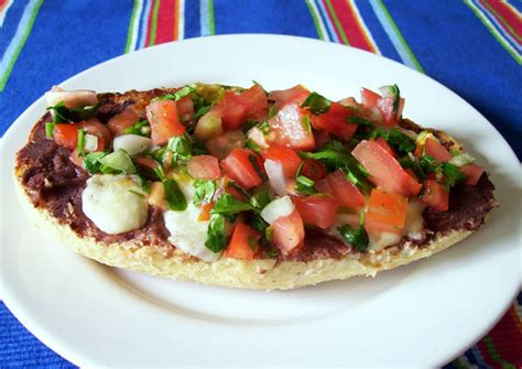 Molletes Con Frijoles Refritos Y Pico De Gallo Receta De Jessijane