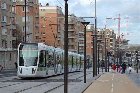 Paris Conducteur De Tramway Le Job Tudiant Insolite Propos Par La Ratp