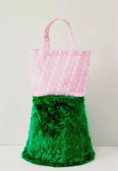 Jual Gentlewoman Olden Days Tote Bag Pink Original 2024 Zalora