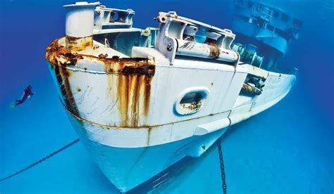 The Anatomy of a Shipwreck: The Kittiwake in Grand Cayman - Divers ...