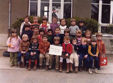 Photo De Classe Section Des Moyens Et Des Petits De 1980 Ecole Du Pont