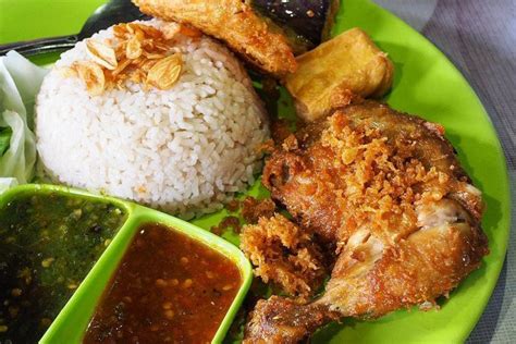 Ini Lho 3 Tempat Makan Nasi Uduk Enak Di Medan Yang Paling Diserbu