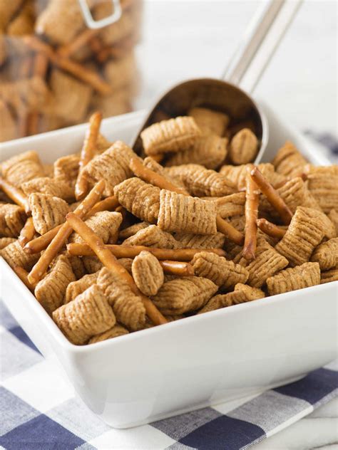 Quaker Quaker® Oatmeal Squares Snack Mix Tasty Rewards