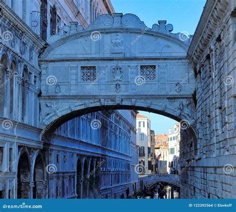 Veneza Ponte Famosa Dos Suspiros Foto De Stock Imagem De Arquitetura