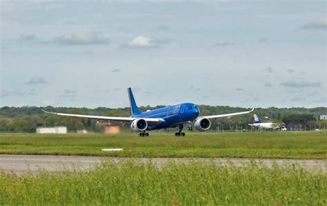 Ita Airways Anuncia El Primer Vuelo Del Airbus A Neo Con Librea Azul