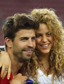 Shakira A D Couvert Linfid Lit De G Rard Piqu Gr Ce Des Pots De