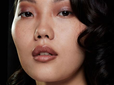 Latte Lips Sind Zurück Der Beauty Trend Aus Den 90ern Feiert Im Winter 2024 Ein Revival