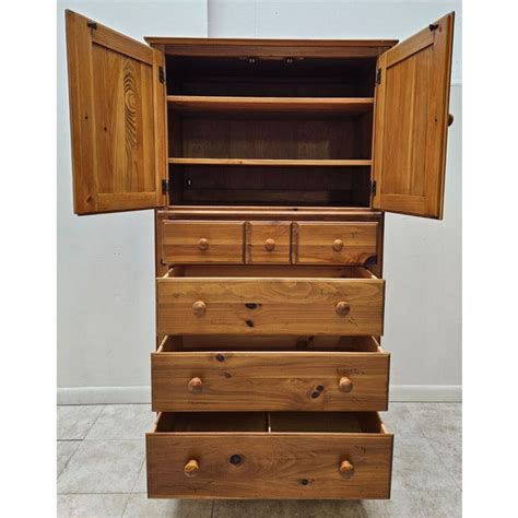 1990s Ethan Allen Farmhouse Knotty Pine Dresser High Chest On Chest