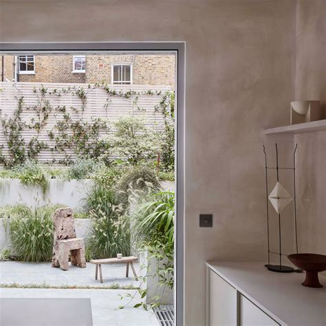 Yellow Cloud Studio Adds Distinctive Triangular Extension To London House