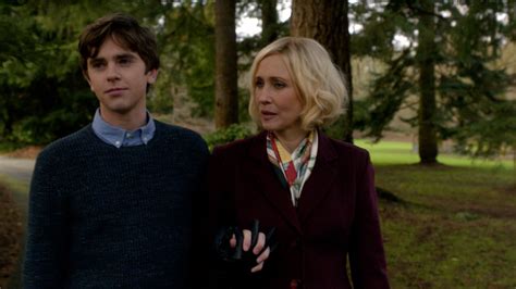 Watch Bates Motel Season Episode Refraction Watch Full Episode