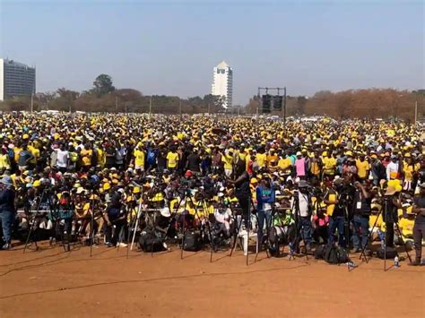 Pictures Chamisas Final Campaign Rally Before The 23 August Elections