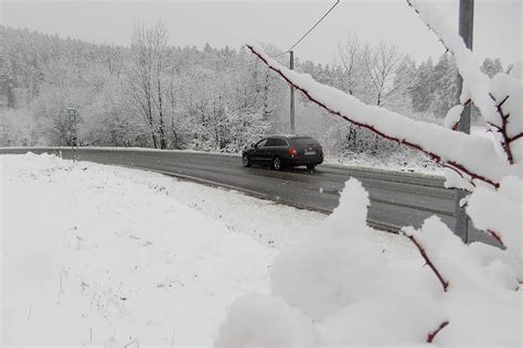 Dopravn Situ Ciu Na Slovensku Komplikuje Sneh Emefka