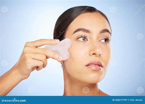 Skincare Woman Crystal Glow And Gua Sha For Wellness Beauty And