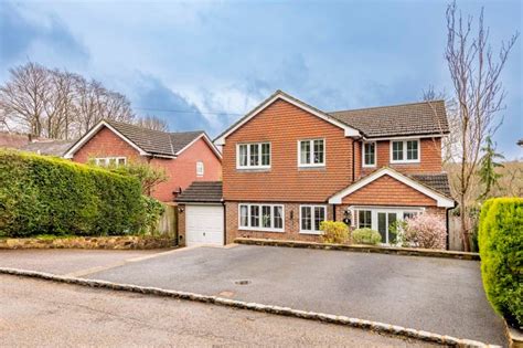 4 Bed Detached House For Sale In Shrublands Cottages Coopers Wood