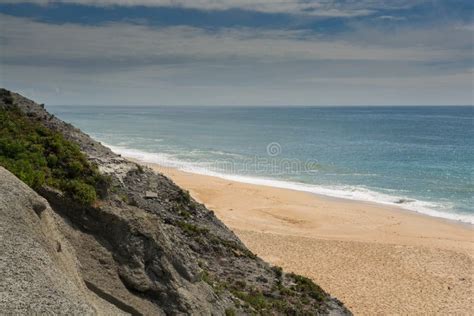 Pedra Tun Ouro Strand Im Sao Pedro De Moel Portugal Stockbild Bild