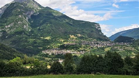 San Lorenzo Dorsino Vacanze A San Lorenzo In Banale E Dorsino Trento