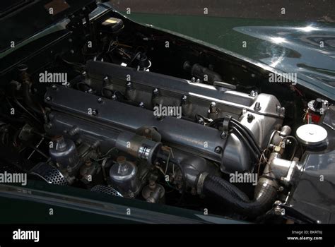 Engine Bay Of 1950s British Racing Green Jaguar Xk120 Roadster Stock