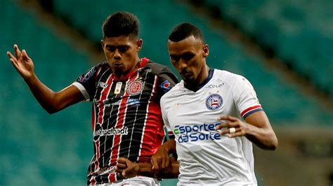 Momento muito marcante em minha vida diz Rezende após gol do triunfo