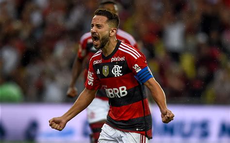 Flamengo bate o martelo e deixa renovação de Everton Ribeiro para