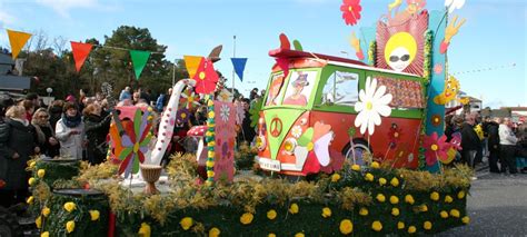 La fête du mimosa dans l île d Oléron à Saint Trojan les Bains