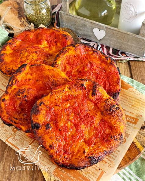 Pizzette Rosse Romane Rotonde Del Forno Fatte In Casa Con Video